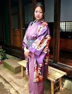 Hot gal showing her wonderful twat