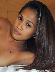 Horny and hairy-pussied Filipina Aira