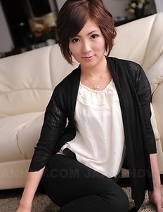 Asian Kaede Oshiro with short hair is a sexy