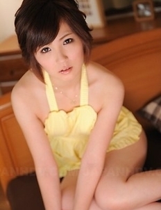 Kaede Oshiro with tied hands shows hot ass