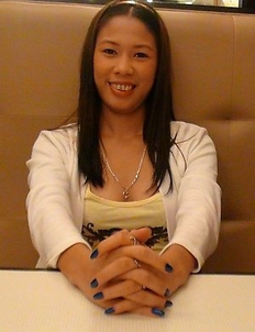 Super petite Filipina Kiana