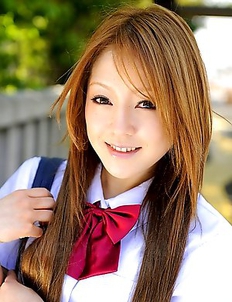 Teen chick Ria Sakurai shows off