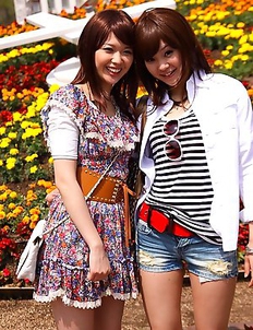 Rimu Endo and Ueno Misaki show off