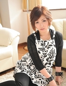 Asian Kaede Oshiro with short hair is a sexy