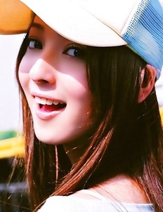 Nozomi Sasaki is happy when buys clothes for her hot curves