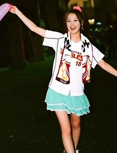 Nozomi Sasaki is happy when buys clothes for her hot curves