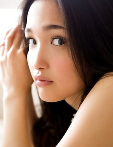 Reon Kadena shows big melons in sexy outfits out of house