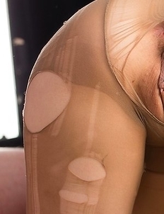 Yui Kawagoe gets bondaged up after getting her pantyhosed feet fucked