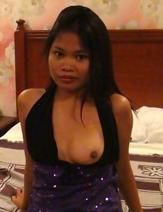 Raunchy Filipina bargirl Alona