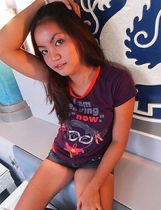 Sweet Filipina Ashley