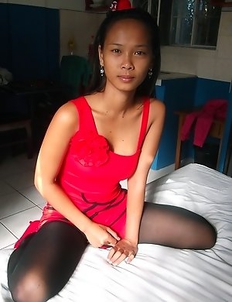 Beautiful young Filipina Trishamae