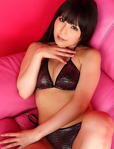 Maria Akamine on high heels has such hard to resist behind