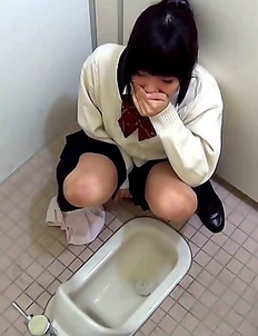 Asian Girls Pissing - To Squat and Go