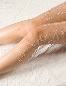 Slim seductress Saori Hirako shows her oily body and teases him a bunch