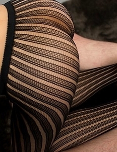 Saori Hirako shows her soles and ass with her silver tights pulled down