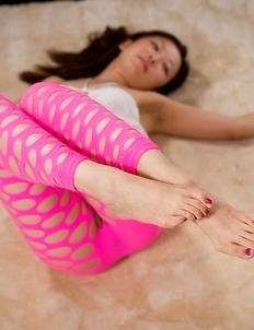 Shizuka Maeshiro posing in pink pantyhose, masturbating, giving assjobs