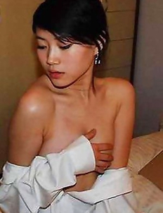 Sexy amateur Asian babes